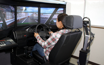 �h���C�r���O�V�~�����[�^ DS-6000